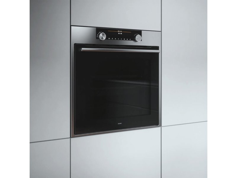 Asko OP8687S встроен в кухонный гарнитур с белыми фасадами &mdash; минималистичный дизайн серии CRAFT
