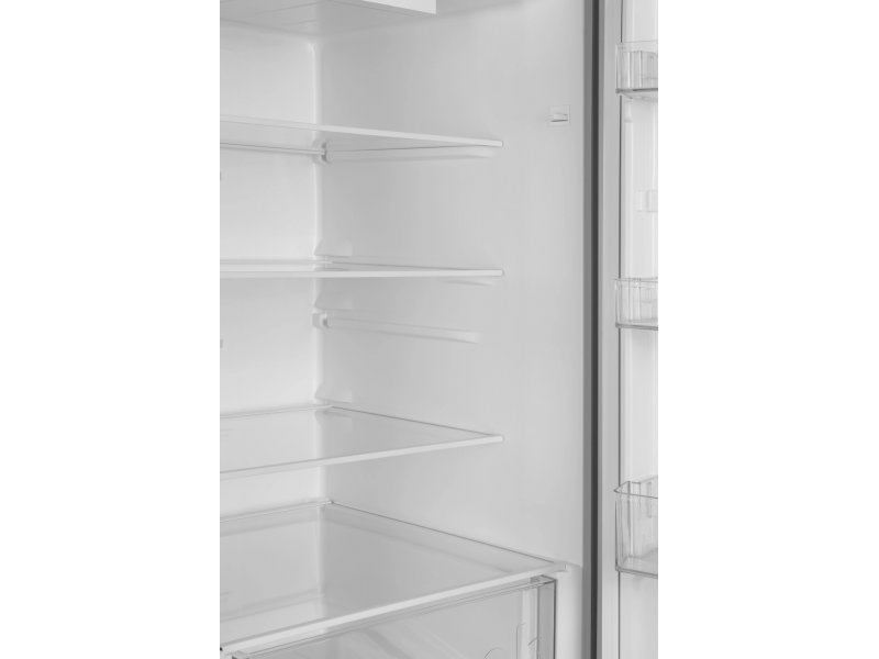 Candy CCRN 6180S крупный план верхней холодильной камеры — полки, система хранения, LED-освещение