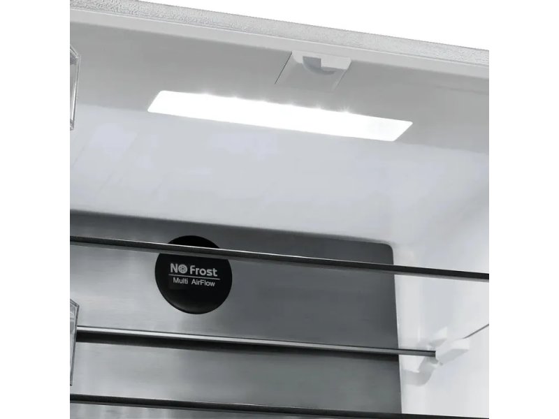 Maunfeld MFF183NFWE — система Multi AirFlow на задней стенке, логотип No Frost, каналы подачи воздуха