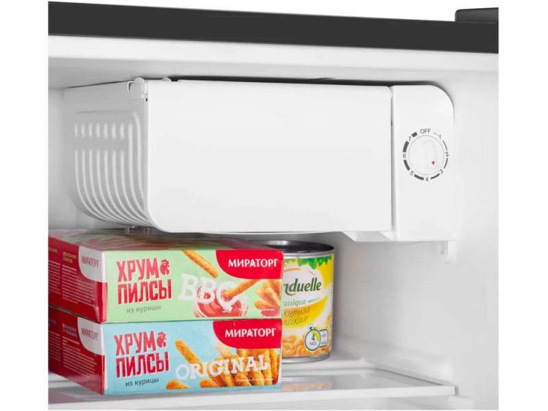 Maunfeld MFF50B внутреннее отделение с температурным регулятором и продуктами