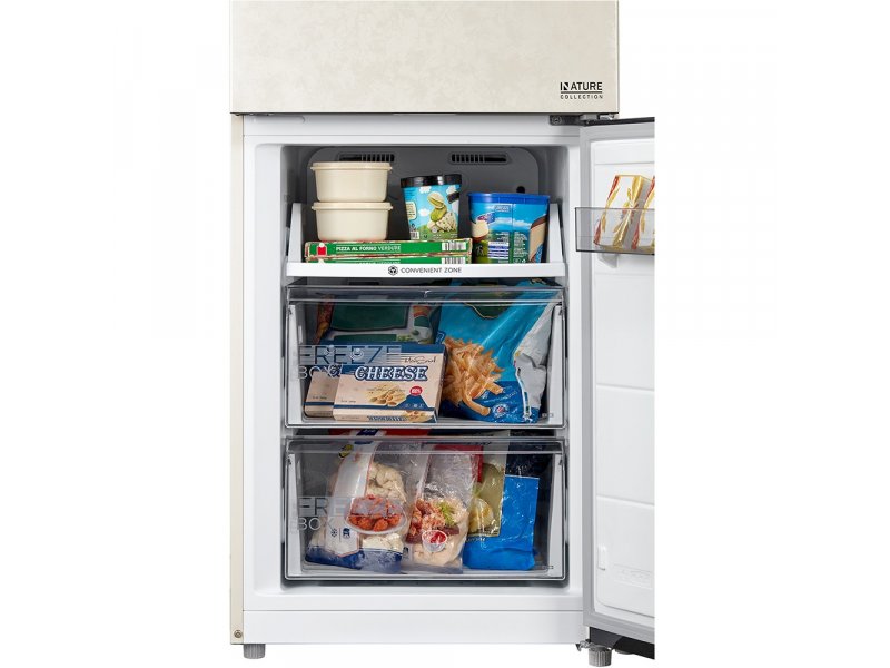 Midea MDRB521MIE33ODM бежевый холодильник на кухне с тёплым деревянным интерьером