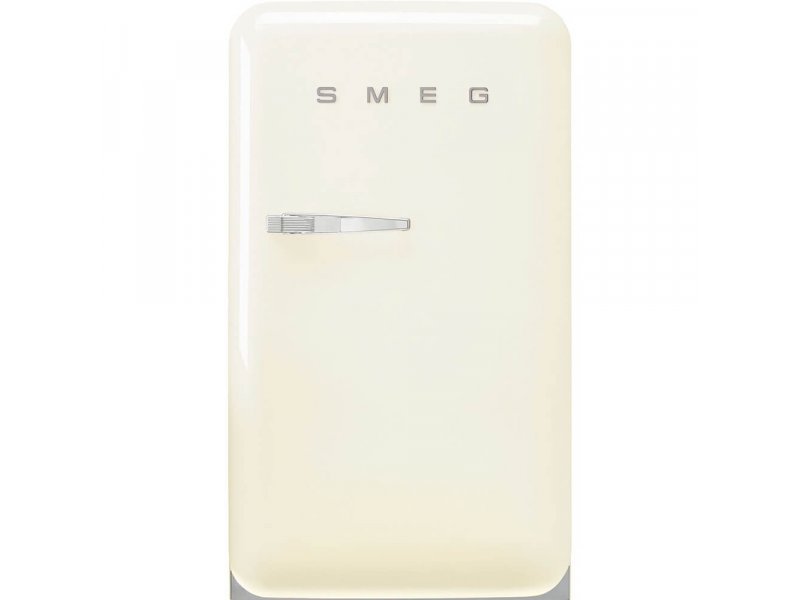 Smeg FAB10RCR6 бежевый &mdash; компактный однокамерный холодильник с хромированной ручкой, закрытая дверь