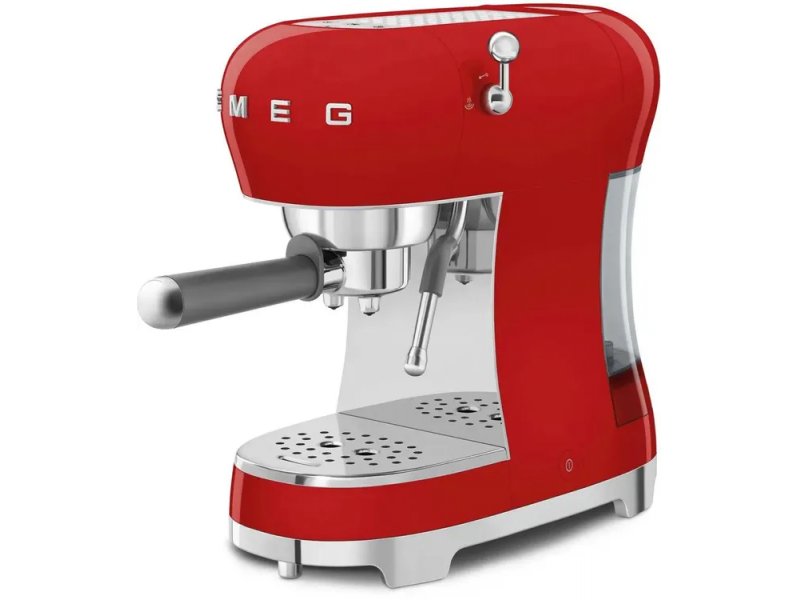 Smeg ECF02RDEU красная рожковая кофемашина с хромированным рычагом и подставкой для чашек
