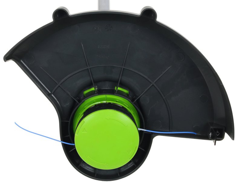 Greenworks GST5033 — защитный кожух и зелёная катушка с леской, вид изнутри