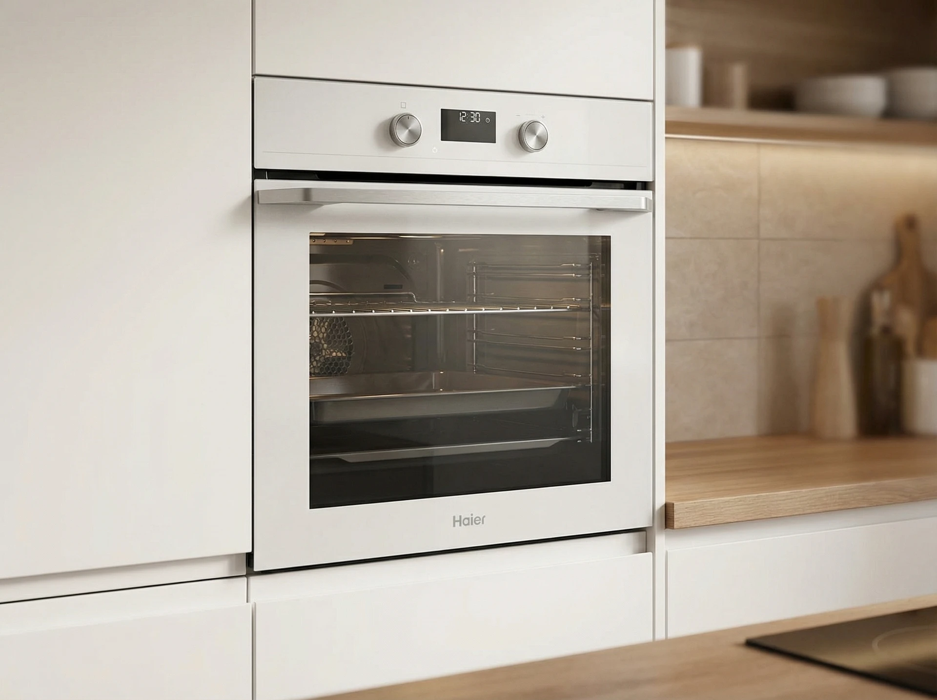 Haier HOQ-K5AAN3GW в интерьере кухни — встраиваемый духовой шкаф белый в кухонном гарнитуре