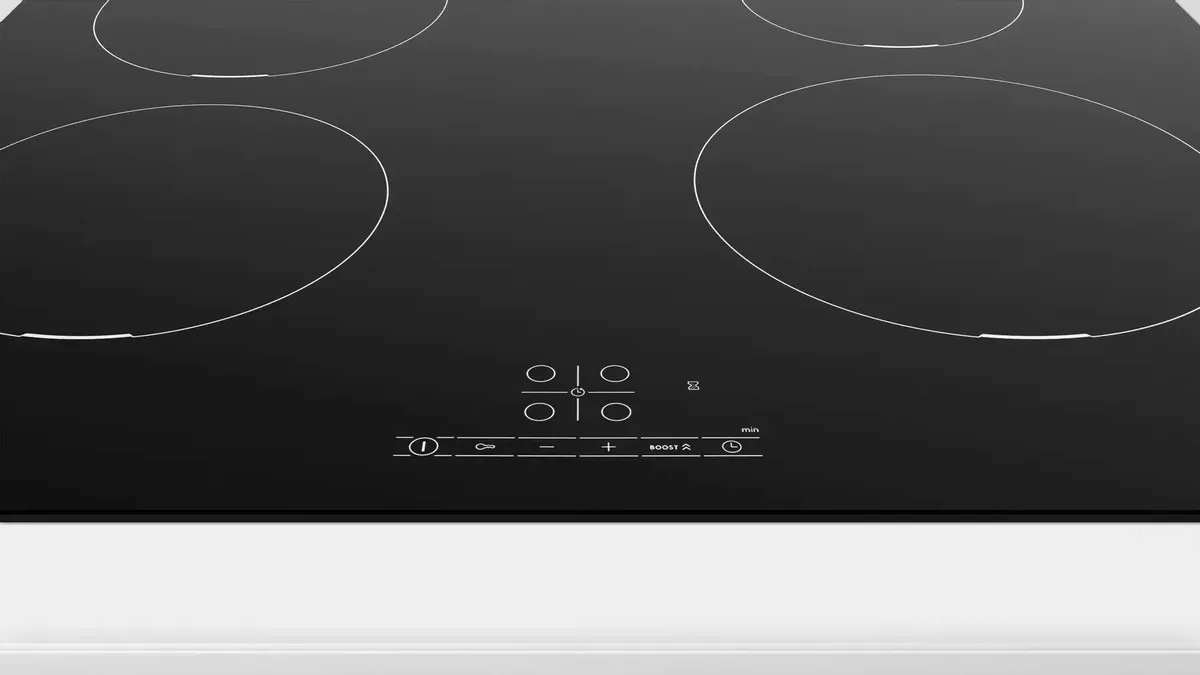 Bosch PUE611BB5E вид сверху — сенсорная панель управления с кнопками Boost и таймера
