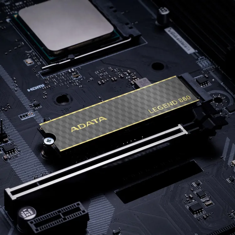 ADATA Legend 860 процесс установки в слот M.2 NVMe на материнской плате