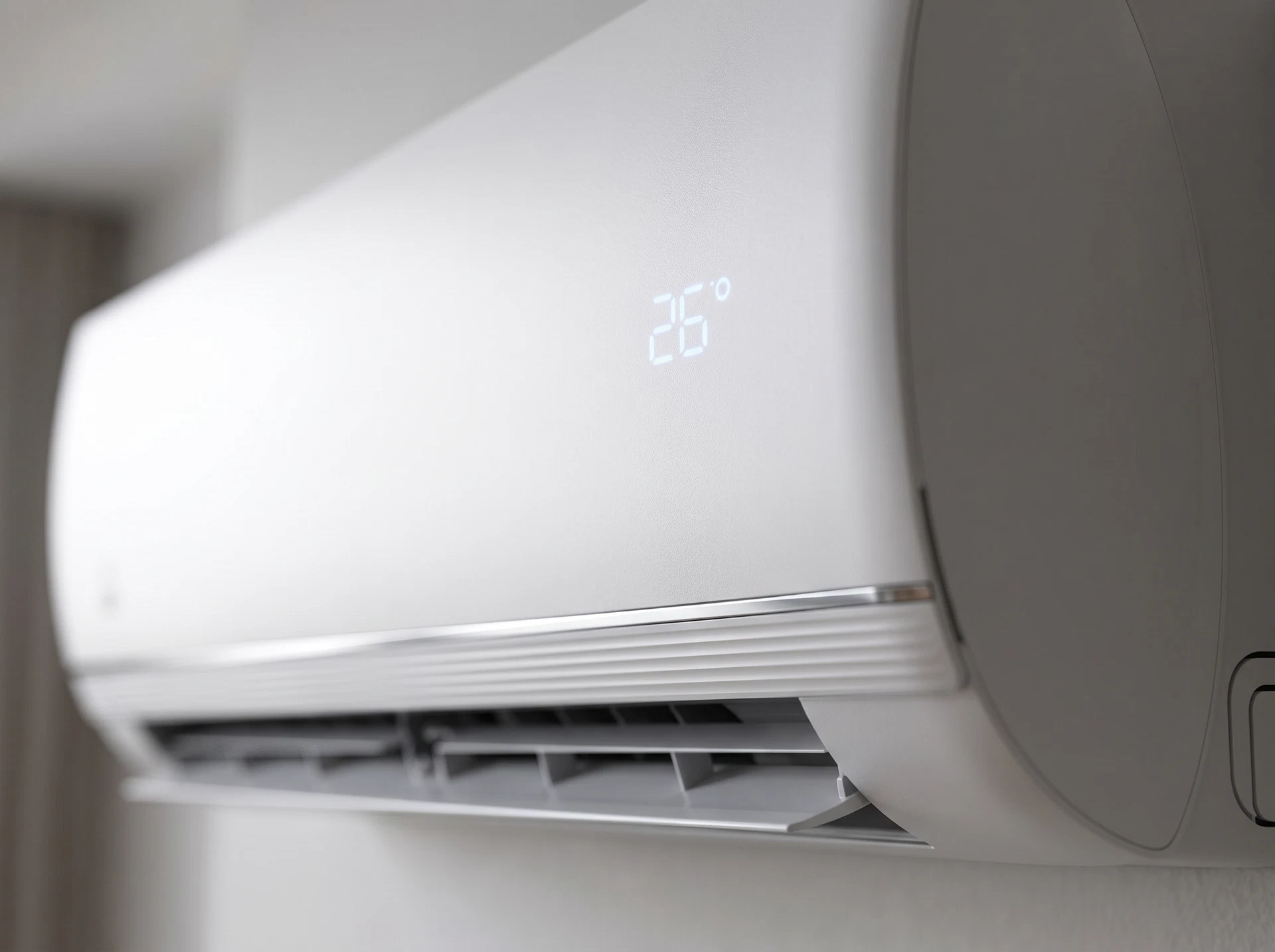 Funai RAC-I-KD55HP.D03 в интерьере — настенный монтаж, дизайн в светлой комнате