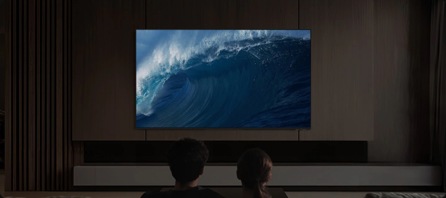 Samsung QE77S90H Dolby Atmos — звуковой купол из боковых и направленных вверх динамиков в гостиной