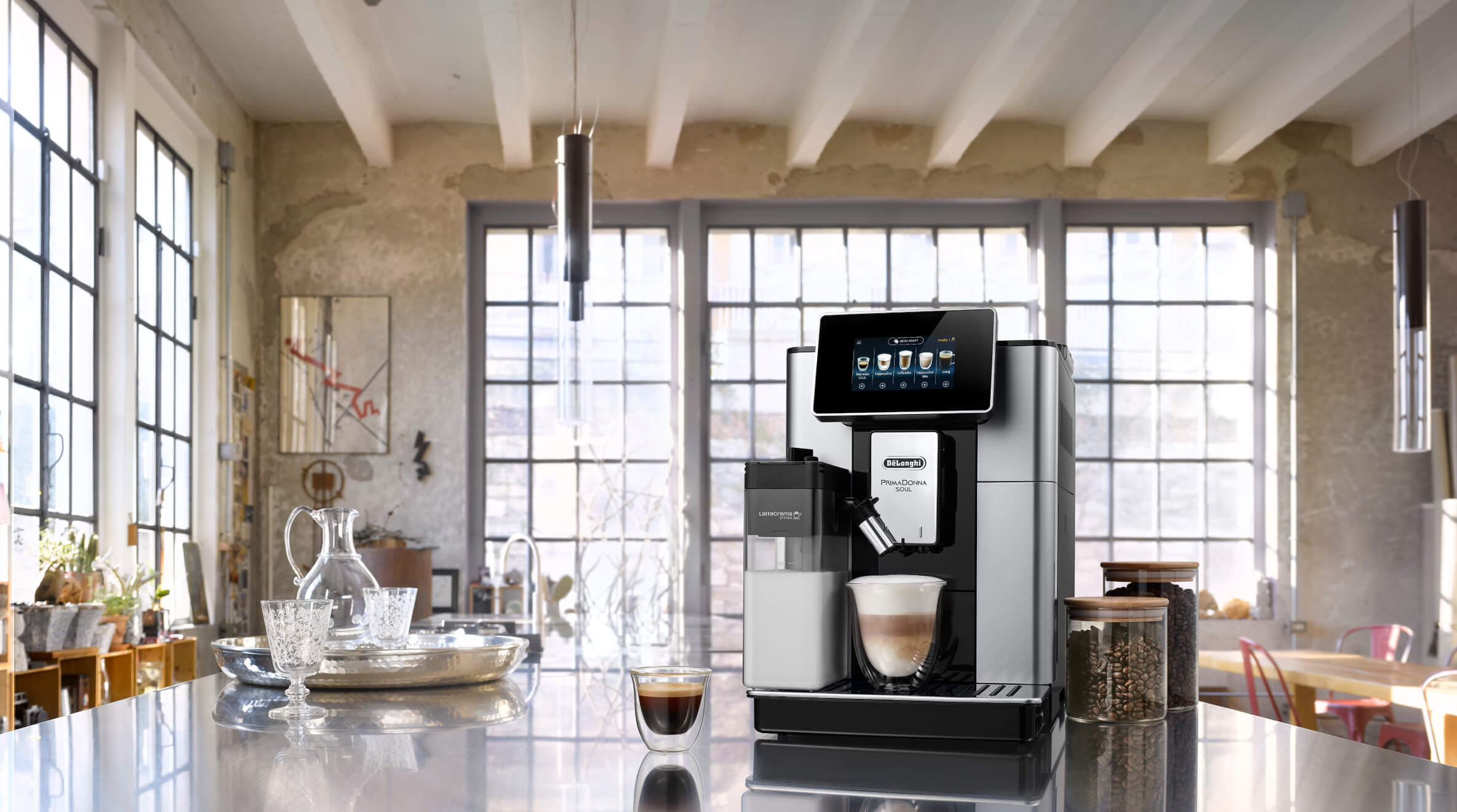 De’Longhi ECAM610.55.SB — PrimaDonna с крупным сенсорным экраном и Bean Adapt