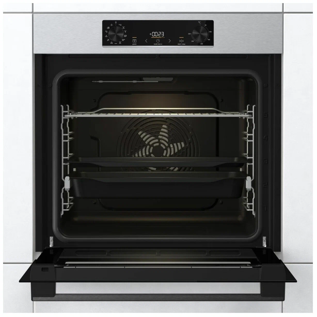 Gorenje BOSB6737E06X встраиваемый духовой шкаф вид спереди с открытой дверцей