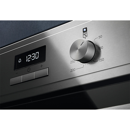 Духовой шкаф Electrolux EOF3H70X preview 4