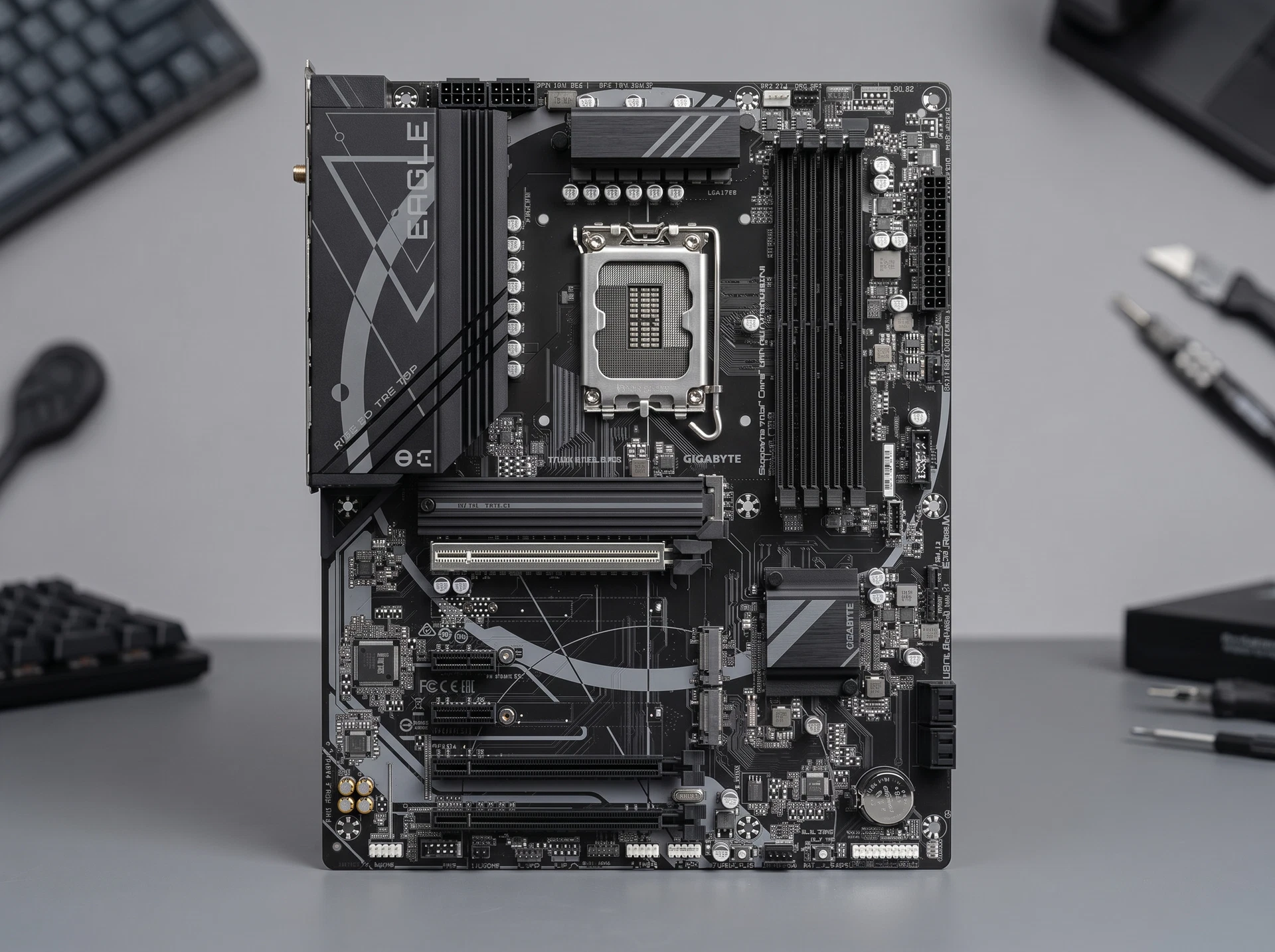 Материнская плата Gigabyte Z790 Eagle Ax, Socket LGA 1700, Intel Z790, ATX, RTL - фото в интерьере