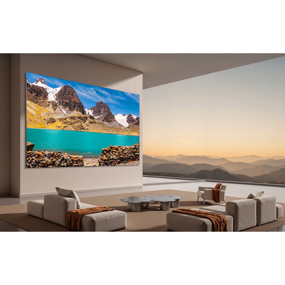TCL 163X11L Micro LED 163 дюйма изображение горного озера с высокой контрастностью в интерьере гостиной
