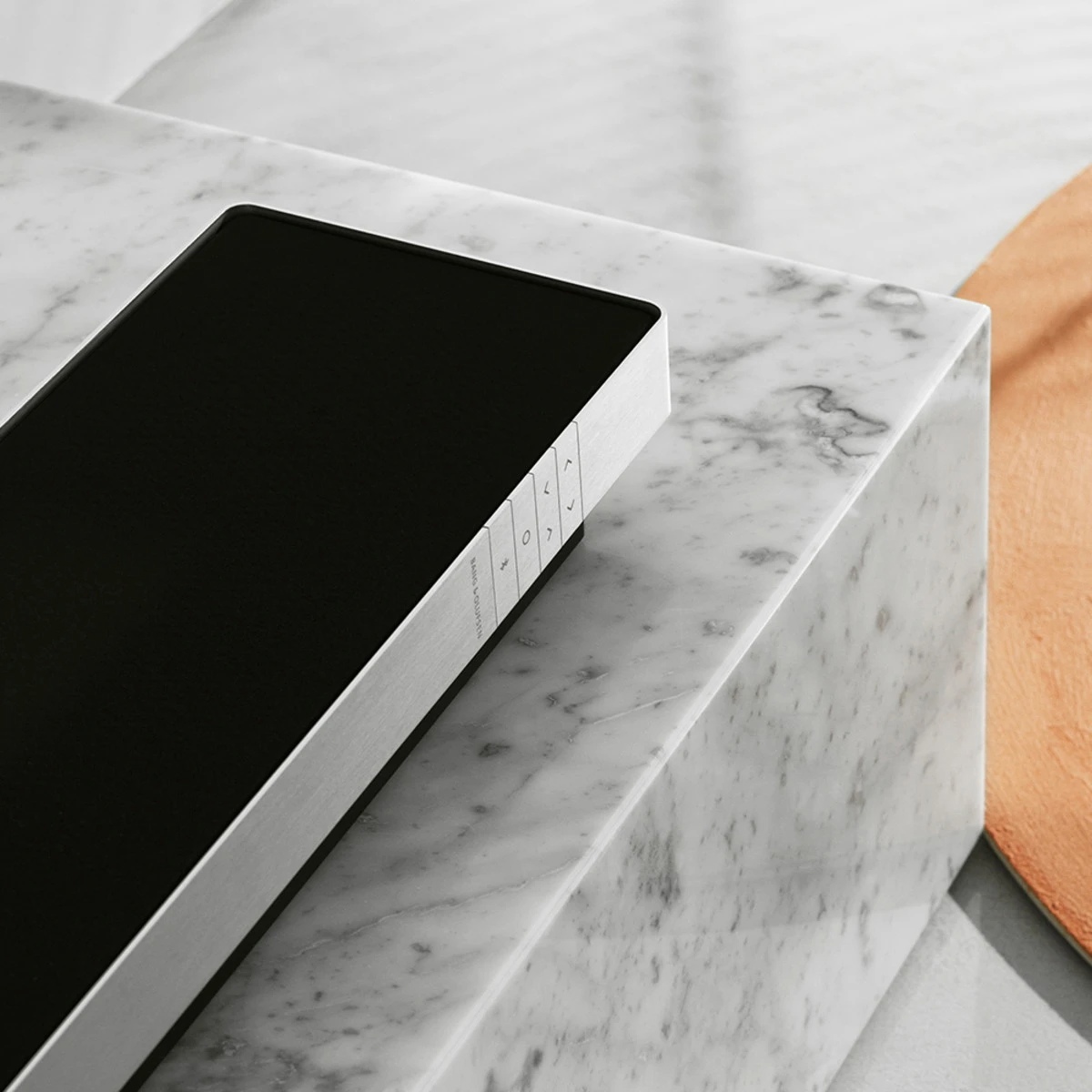 Bang & Olufsen Beosound Stage Nordic Ice &mdash; общий вид