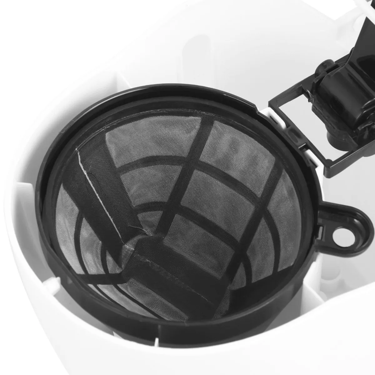 Blackton Bt CM1111 нейлоновый многоразовый фильтр внутри кофеварки крупный план