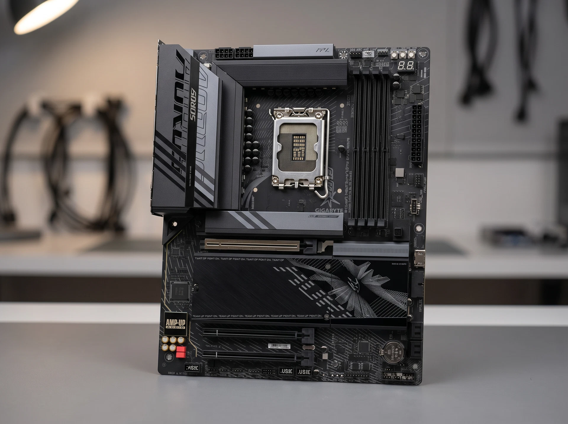 Материнская плата Gigabyte Z890 Aorus Elite Wifi7, Socket LGA 1851, Intel Z890, ATX, RTL - фото в интерьере
