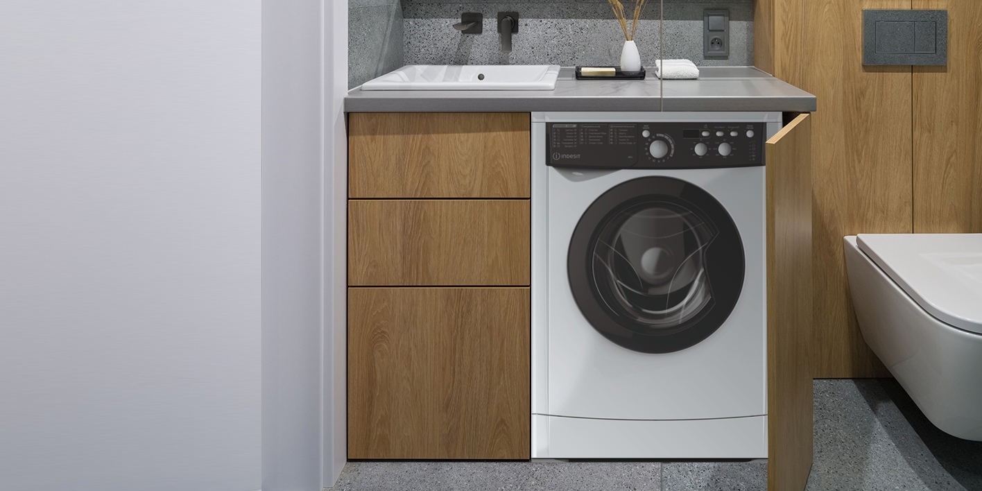 Indesit EcoTime IWUB 4105 боковой профиль — встроена в ванную комнату, чёрная панель управления
