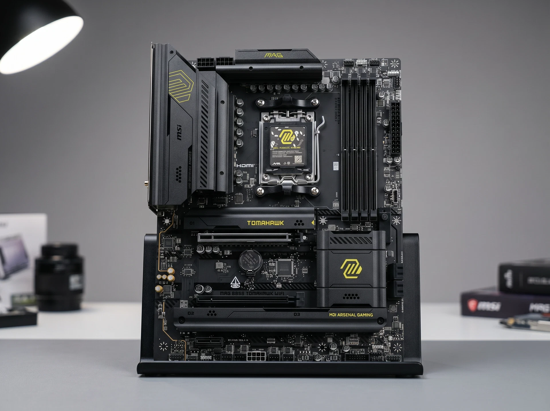 Материнская плата MSI Mag B850 Tomahawk Wifi B850, Socket AM5, AMD B850, ATX, RTL - фото в интерьере