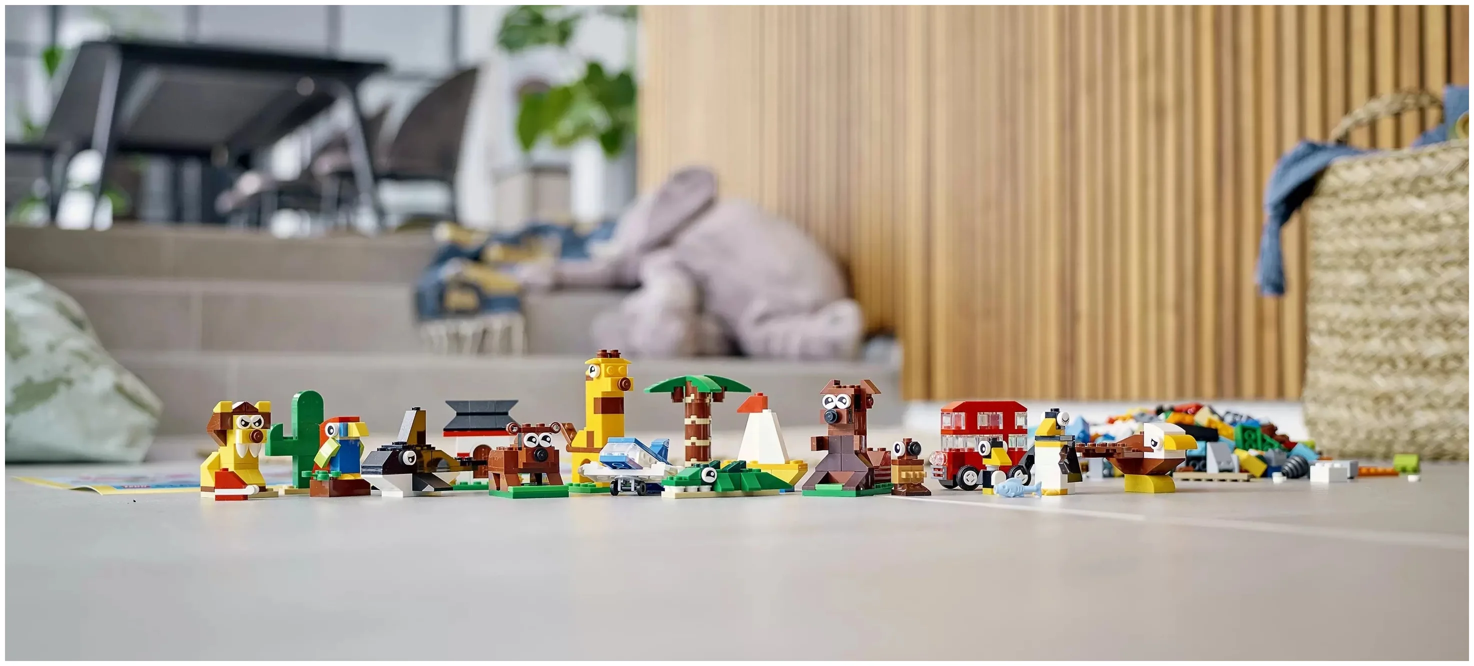 Конструктор LEGO Classic 11015 Вокруг света, 950 дет.