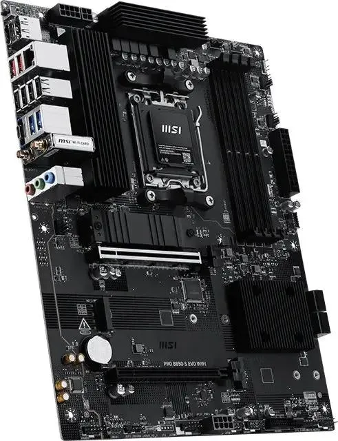 MSI Pro B850-S Evo WiFi под углом — разъёмы M.2, слоты PCIe и четыре порта SATA