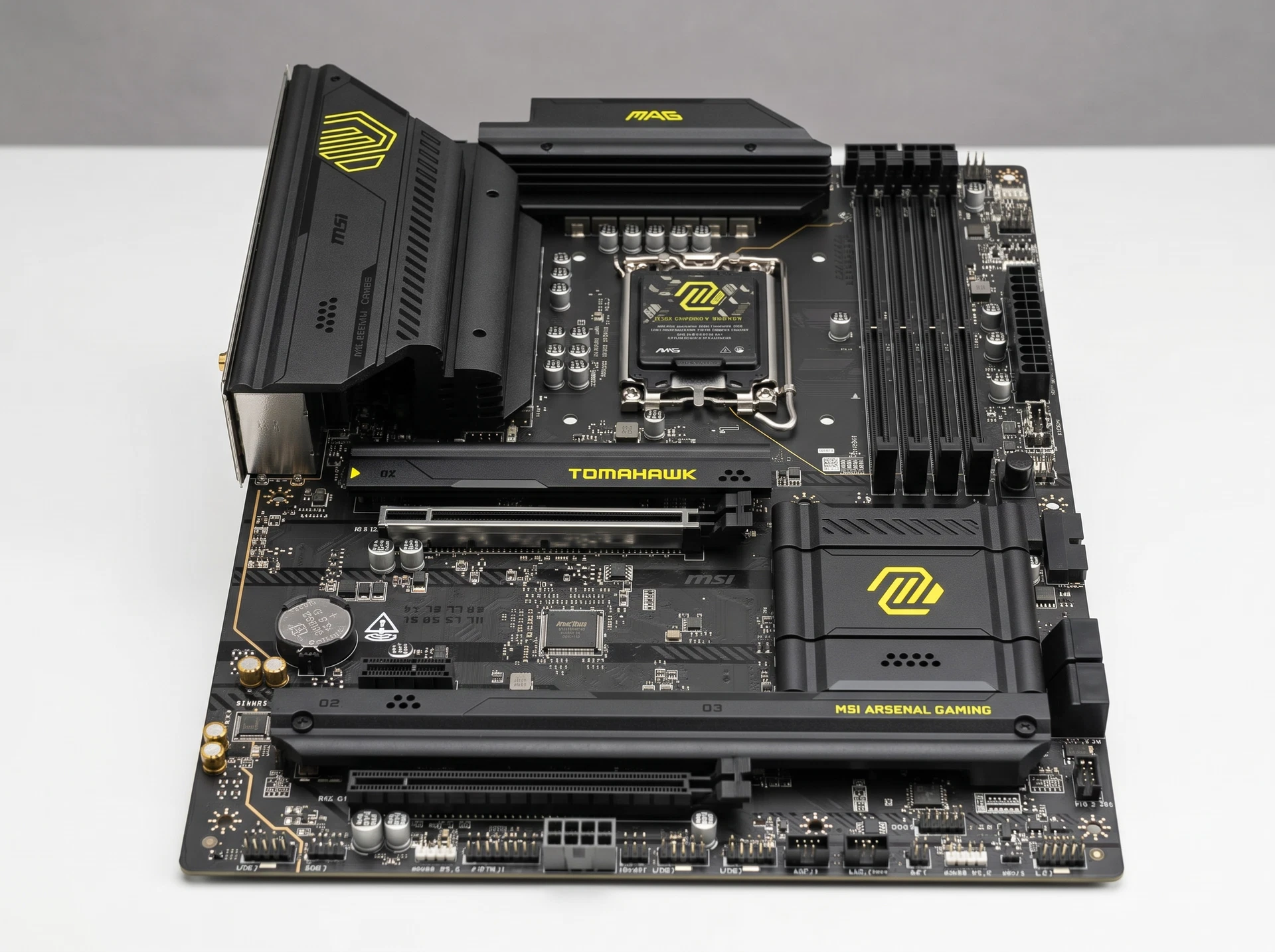 Материнская плата MSI MAG B860 Tomahawk Wifi B860, Socket LGA 1851, Intel B860, ATX, RTL - фото в интерьере