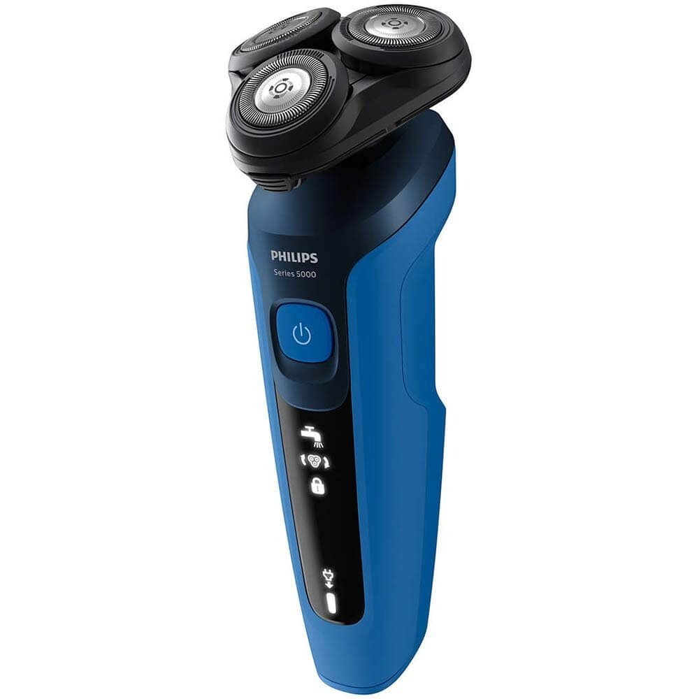 Philips S5466/17 вид спереди &mdash; три роторные головки SH50, кнопка питания и дисплей функций
