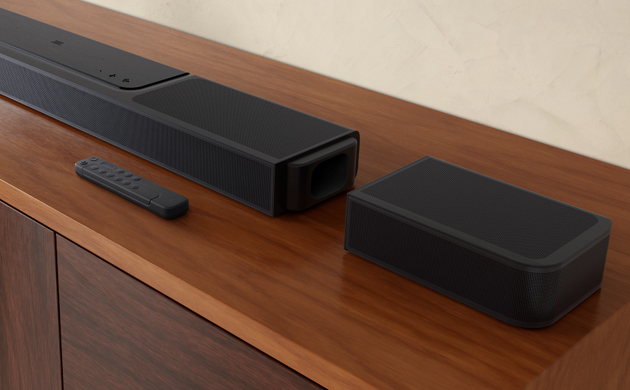 JBL Bar 1300 &mdash; основная панель, два съёмных тыловых модуля и пульт управления