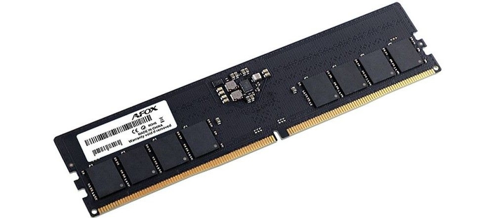 Afox AFLD532D6S2P DDR5 DIMM — угловой вид, золотистые контакты и этикетка производителя