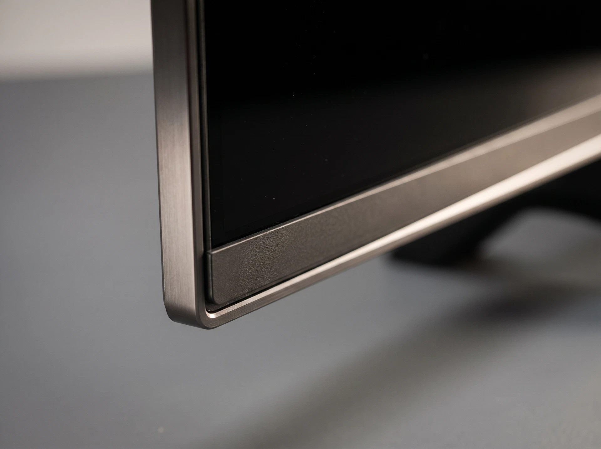 LG 65QNED85B6C в интерьере &mdash; минималистичный дизайн в современной гостиной