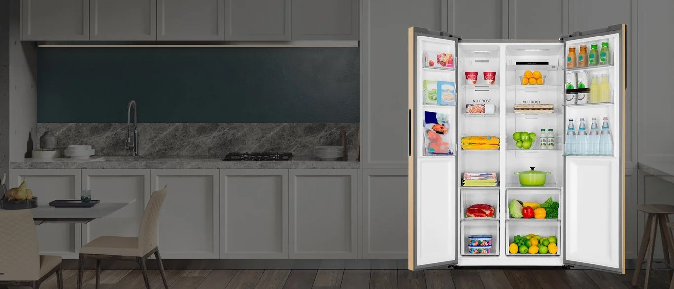 Haier HRF541DG7RU Side by Side &mdash; открытые двери, организация полок с продуктами и напитками